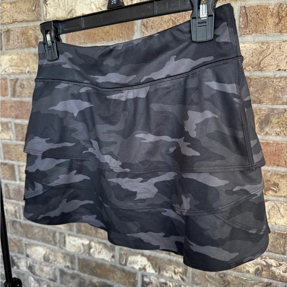 Athleta girl Camo Lux Swing Skort Size XL (14)